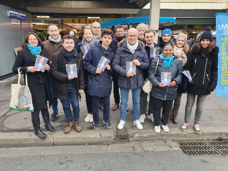 re_boulogne's tweet photo. Un week-end sur le terrain, auprès des Boulonnaises et des Boulonnais. Animés par cette #nouvelleénergie, les marcheurs se sont mobilisés dans des opérations de tractage, de collage ou dans des événements, afin de soutenir notre candidat et de porter son projet !
#VivementEvan https://t.co/cq1lJ24C3l