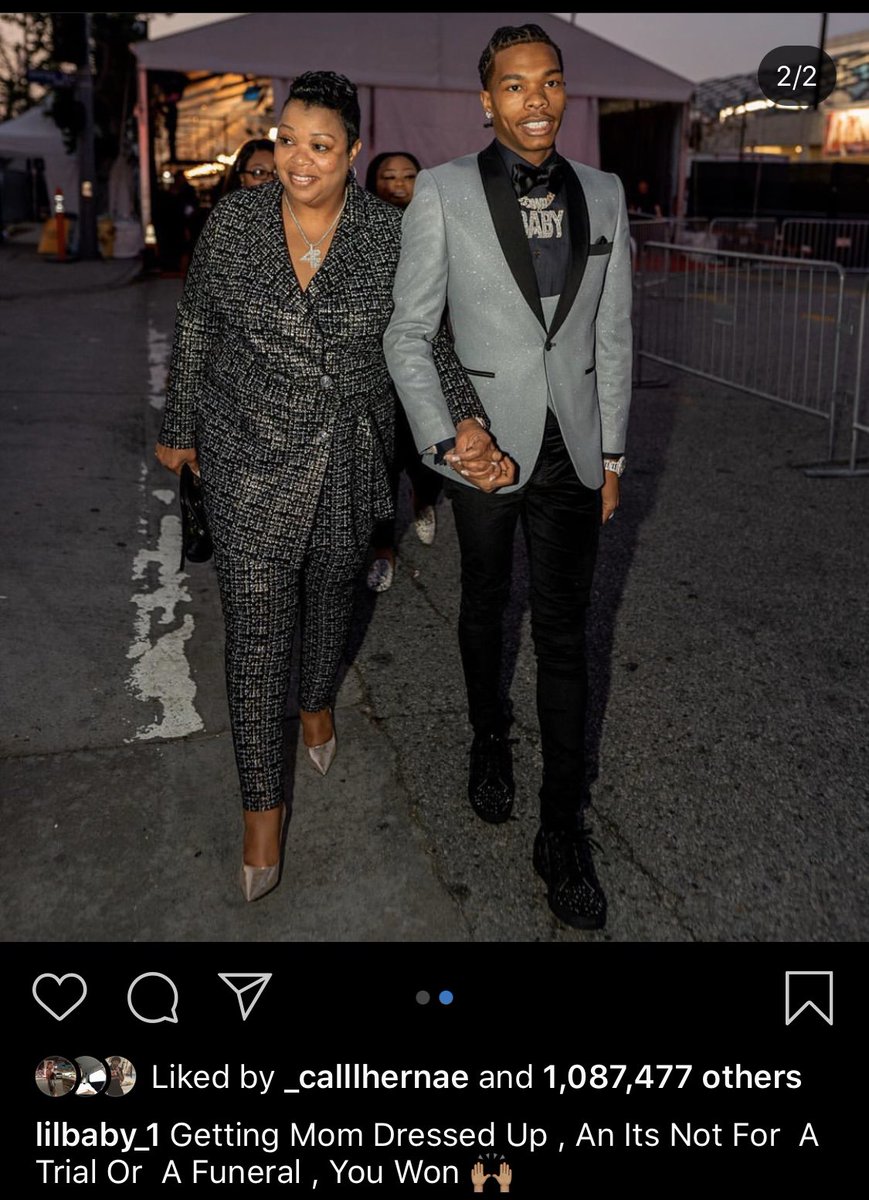 naaeee__xx's tweet photo. All the rappers took their moms to the Grammy’s 💕😍 that’s love https://t.co/4fZzTD4LoW