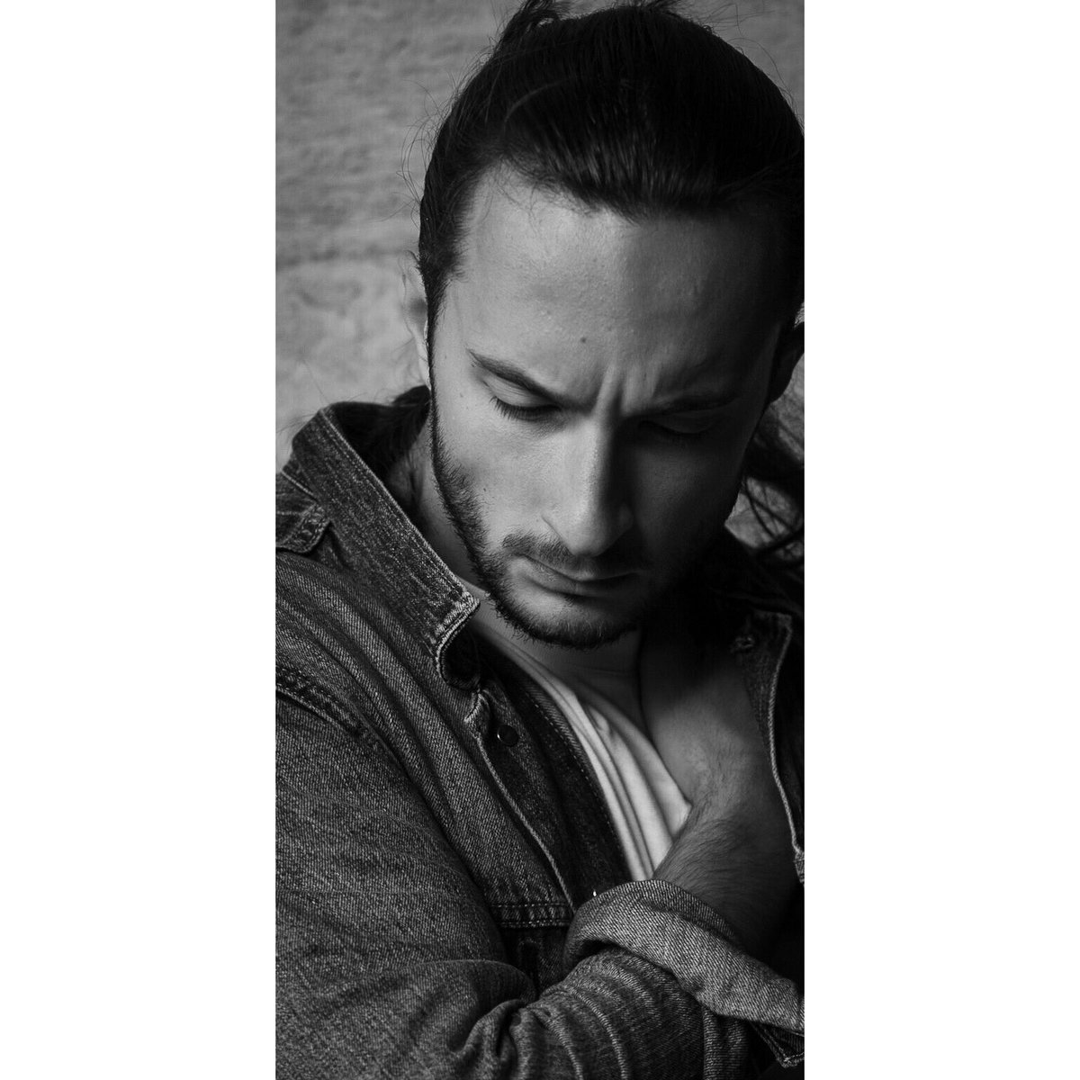 Stripping away the colour to focus on contrast. 
*
*
#blackandwhite #bnw #monochrome #bwstyleoftheday #monotone #monochromatic #bnw_society #bw_lover #bw_photooftheday #photooftheday #bw  #instagood #bw_society