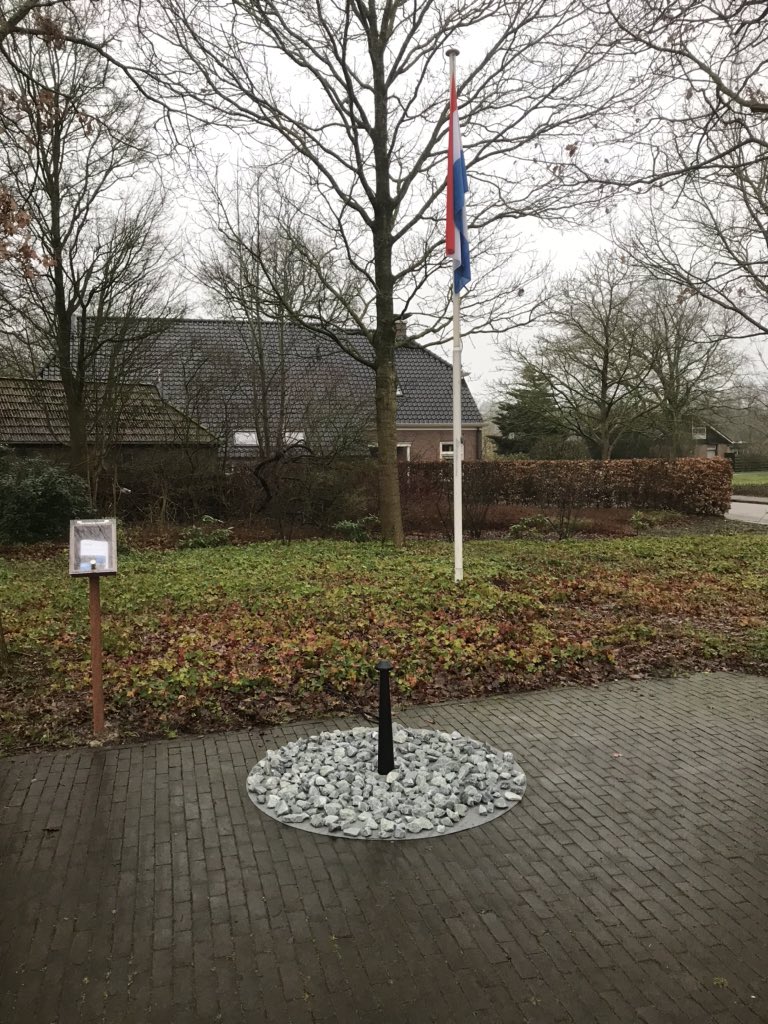 AntonHaan's tweet photo. Holocaust memorial day https://t.co/ecNIkOiuaG