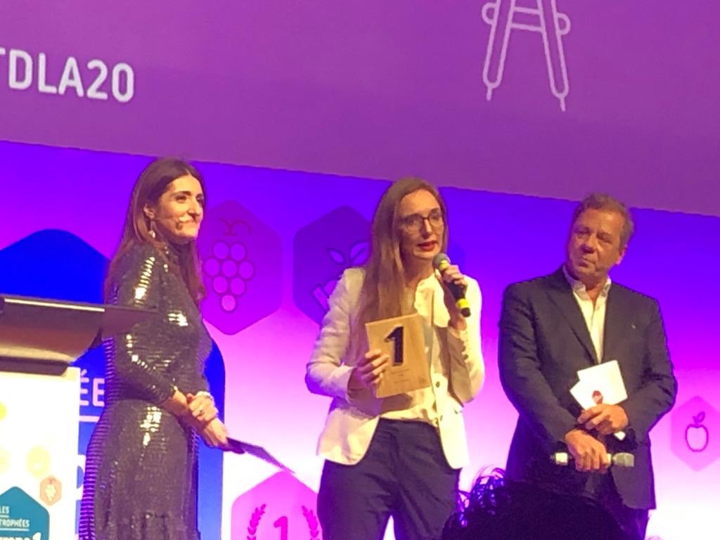 Félicitations <a href="/plume_app/">Plume</a> ! Une appli pour donner aux enfants le goût de l’écriture et de la lecture. Fier d’encourager, avec <a href="/Europe1/">Europe 1</a>, cette belle initiative éducative et entrepreneuriale. <a href="/acadomia/">Acadomia</a> avec @gillesdemaistre <a href="/DucheminRapha/">Raphaëlle Duchemin</a> <a href="/alexandremars/">Alexandre Mars</a>