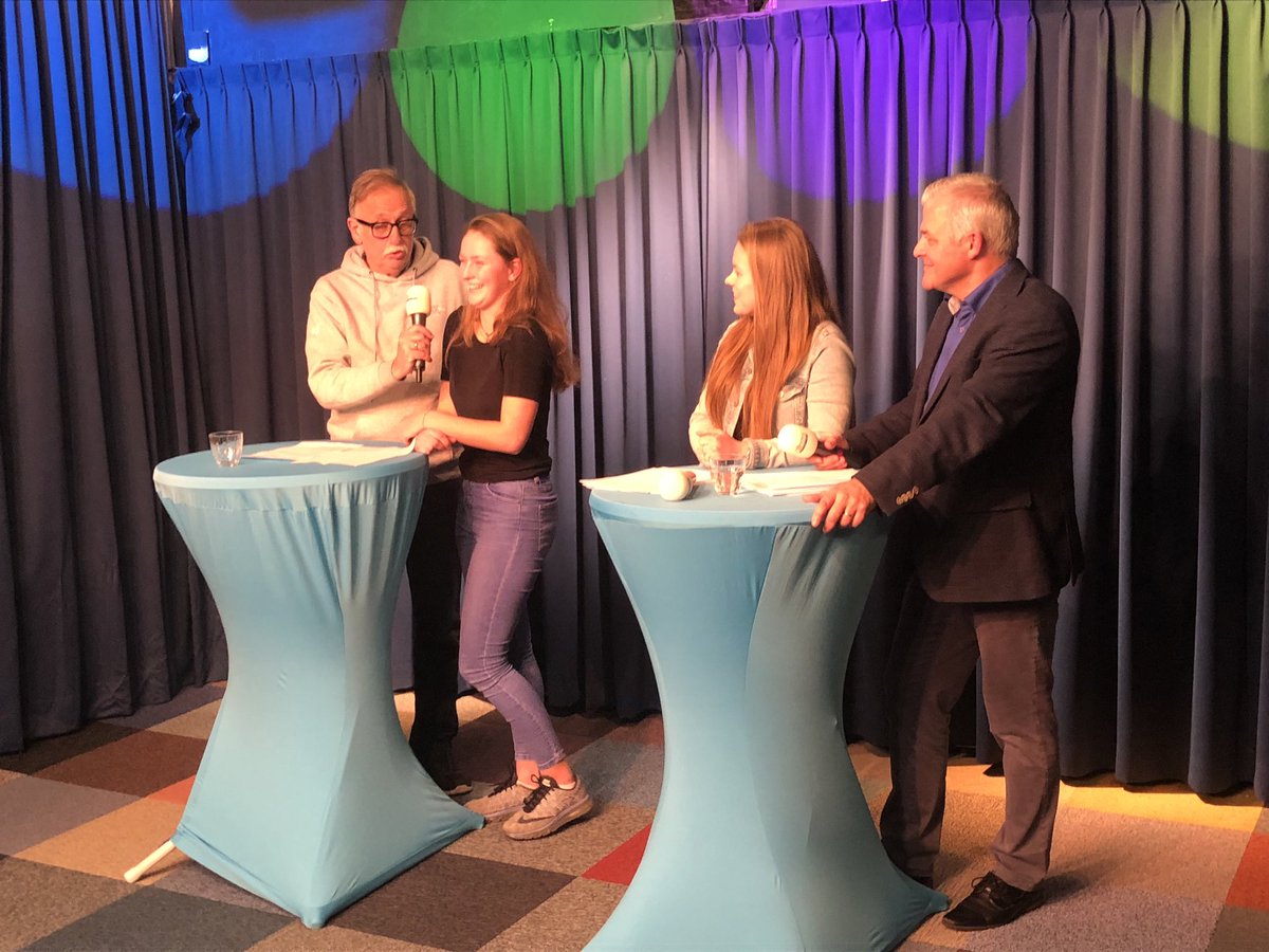 Midvliet's tweet photo. Ook ⁦@HVEHC⁩ is goed vertegenwoordigd bij Sporttribune dat in het teken staat van de vlietawards van de ⁦@Gemeente_LV⁩ https://t.co/DARmyX53Jg