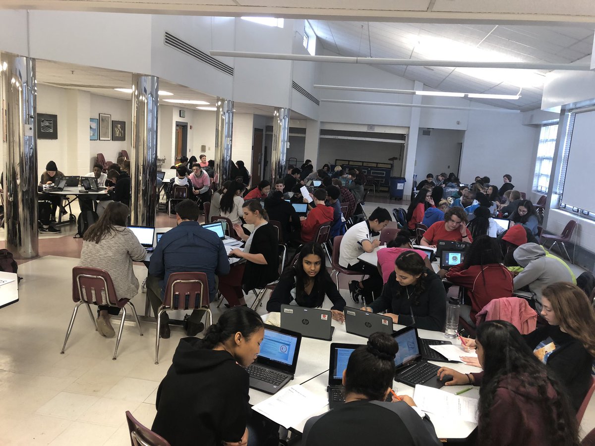 DulaneyLibrary's tweet photo. Collaboration w the Eng 9 team led to a successful day of digital citizenship. #bcpslms #studentscollaboration #copyrights #copywrongs @DulaneyHigh @fyshrking76 https://t.co/VmYdzUmEBK