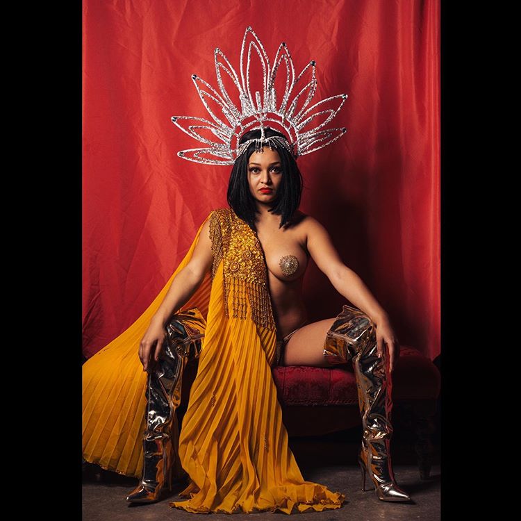 CueTease's tweet photo. Presenting...🔥 @Cleopantha 🔥

International burlesque artist, thunderous twerker and all round dynamite dancer 💯

Experience the purr of Cleopantha at Chari-Tease 21st March 2020!

BOOK NOW! 🎫 https://t.co/3fghlT4tBL

#essex #harlow #cabaret #charity #dance #melanin https://t.co/qOsK94rHPj