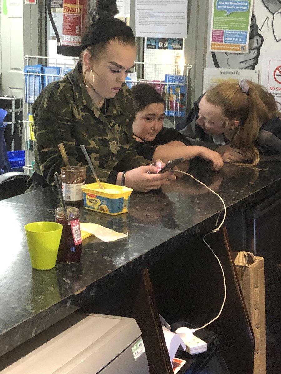 SilxTeen's tweet photo. Tonight we have been creating our mental health board which will contain some positive quotes from our young people! We have also kept our young people fed with tea, toast and toppings! #mentalhealthawareness #positiveprojects #warmandfed https://t.co/wEQRWL8bNl