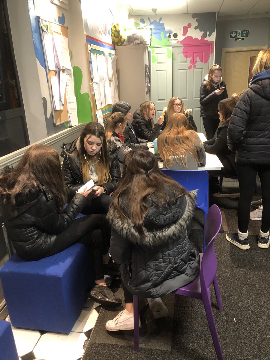 SilxTeen's tweet photo. Tonight we have been creating our mental health board which will contain some positive quotes from our young people! We have also kept our young people fed with tea, toast and toppings! #mentalhealthawareness #positiveprojects #warmandfed https://t.co/wEQRWL8bNl