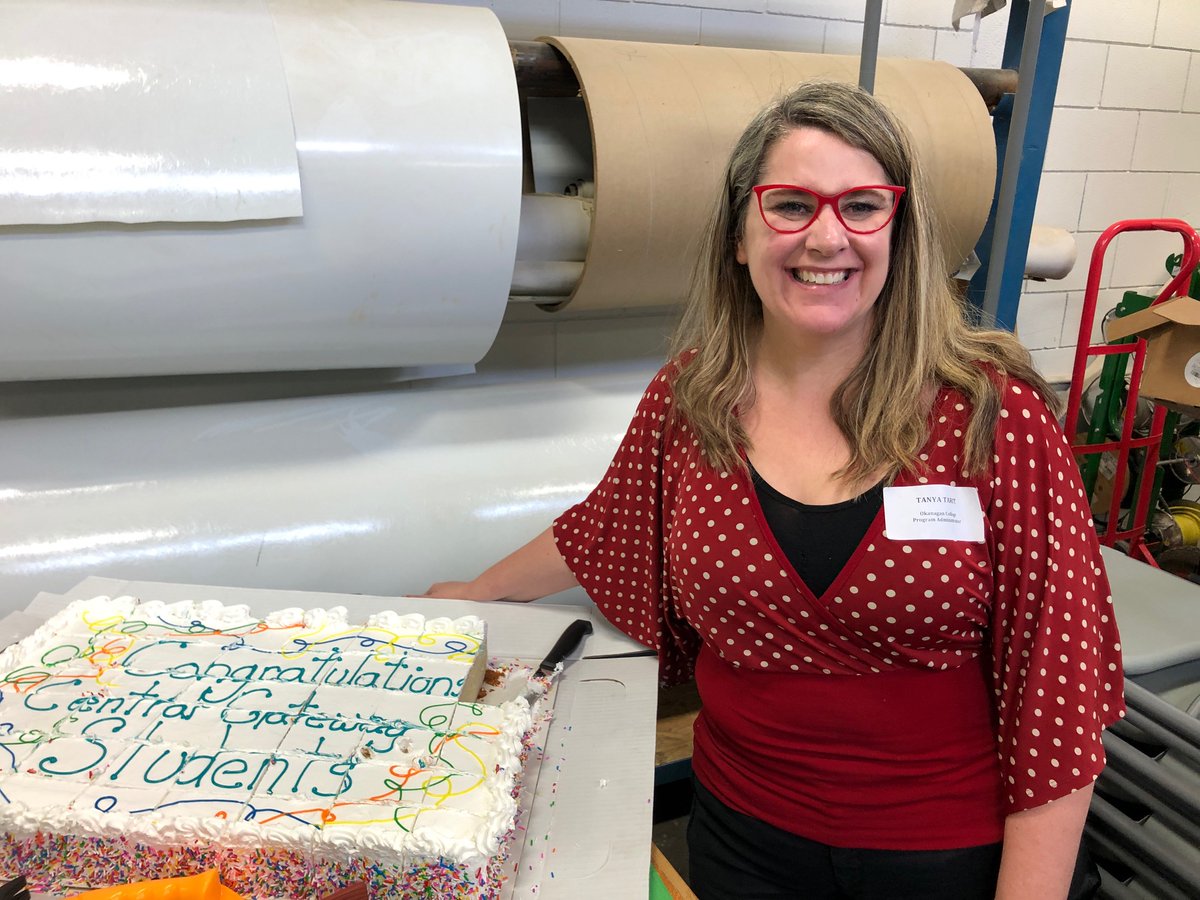 dual_sd23's tweet photo. We love our partnership with @tradesOC and dedicated professionals like Tanya Tarlit, who offer generous support to our Gateway students.  T h a n k   y o u   T a n y a !
@SD23News #skilledtrades #education https://t.co/Jy91yBBSHv