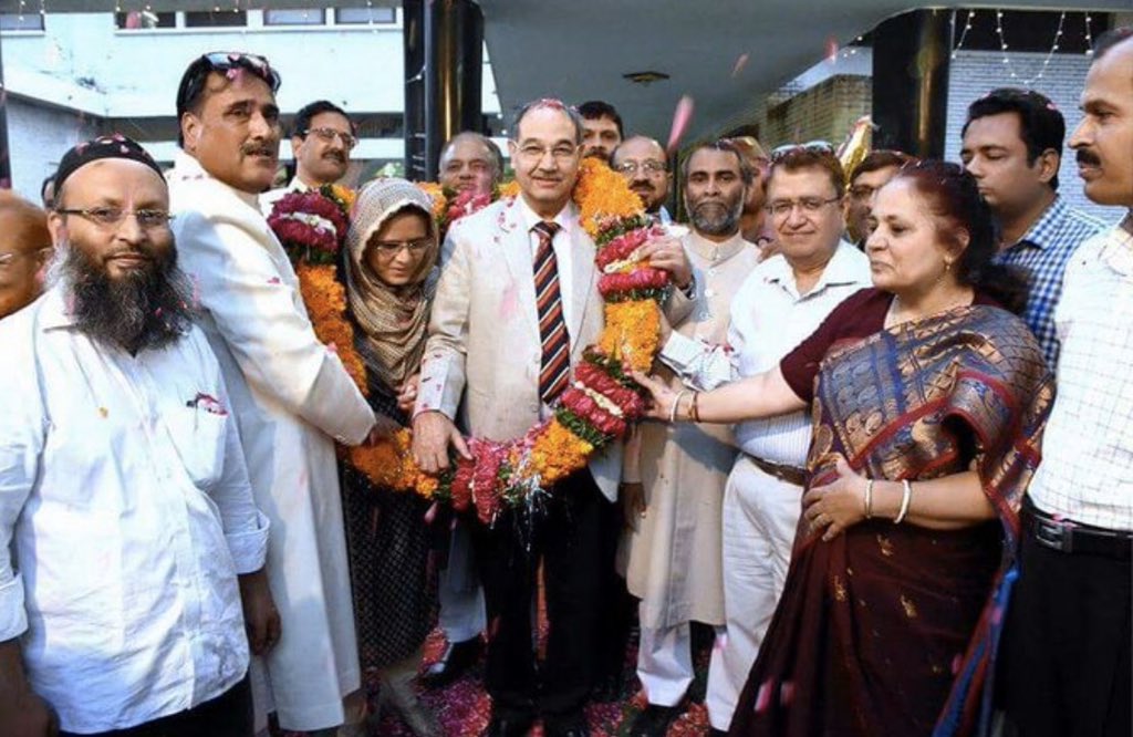 emad__hamid's tweet image. "Aise VC ko main nahi janta 
Main nahi manta"

AMU VC and Registrar will be made to resign Insha'Allah! The movement is on ! #amuvcmustresign  #amuprotest