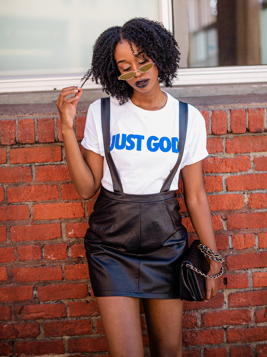 Mahogany__Rose's tweet photo. Hey Monday! Featuring this beauty @_queenkjd  wearing this @godisdope_ gear today. Hope everyone is having wonderful day. #portraitphotography #personalitybranding #faith #fashion #beauty #teamnatural #melanin #mondayvibes #mood #northridge #losangeles #dtla #citylife https://t.co/iS93SEayg9