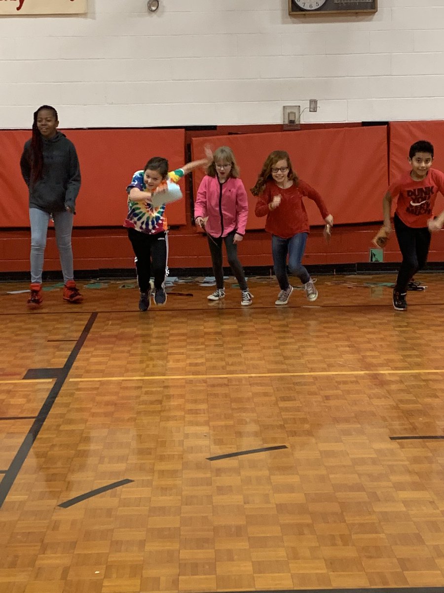 yingstkm's tweet photo. 4th grade learning how habit resources and mangement tools control species population from the N.C. Wildlife Commission! @hescubcats #wildlife #scienceansssinPE #PEcanteachanything https://t.co/kBDGPgr73A
