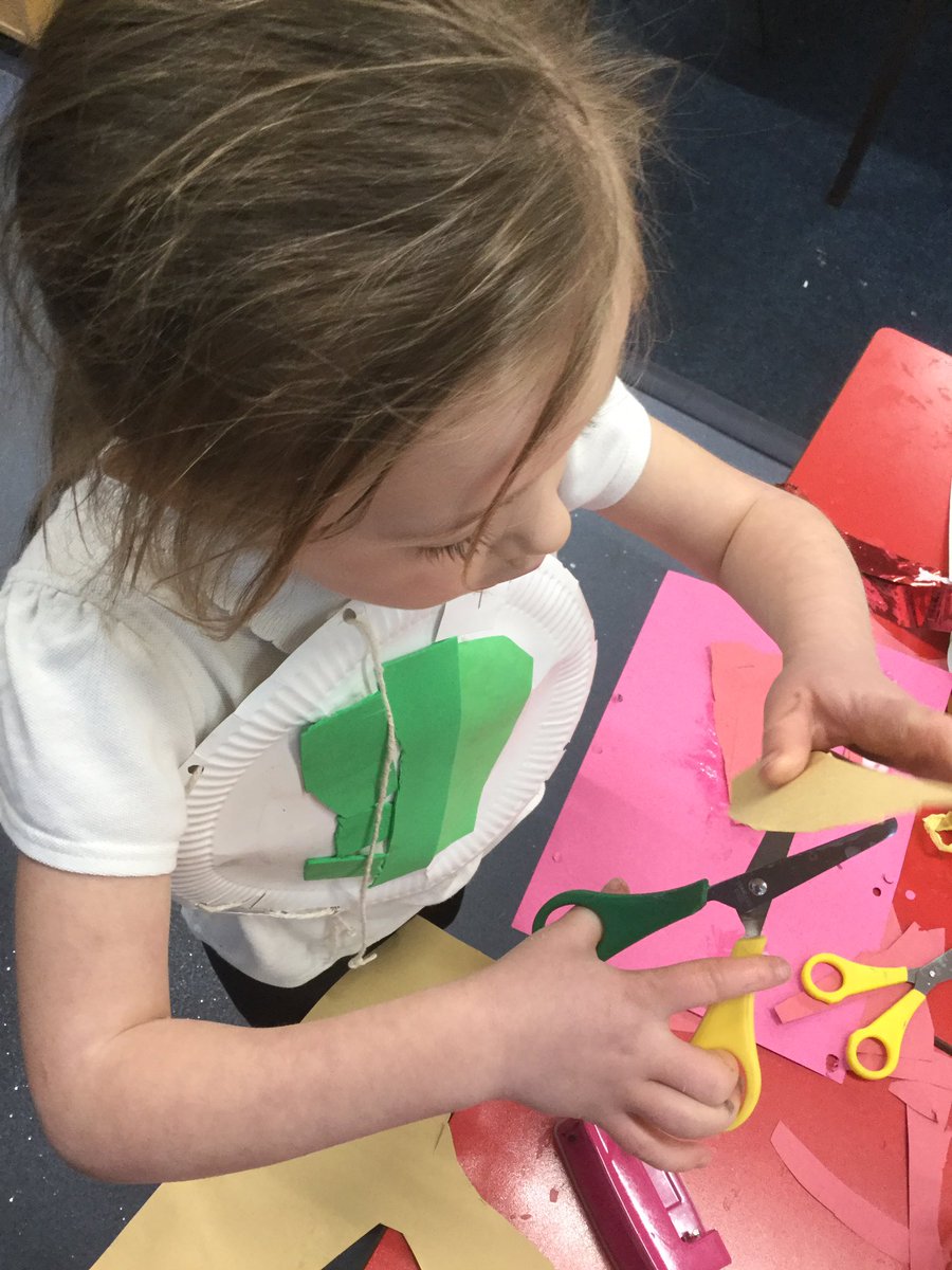 LittlemeadEYFS's tweet photo. Reception kickstarted the week with practicing their joining skills by planning, designing and creating their own superhero costumes in response to reading the story Supertato. #eyfs #Independence #superheroes #learningisfun @ABCDoes @LittleMeadP https://t.co/ZeZ5XSAPll