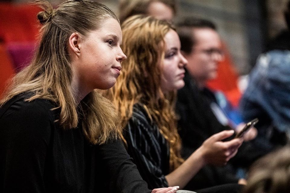 kunstbendegrunn's tweet photo. Kunstbende is jarig en dat vierden we afgelopen zondag met de #Kunstbende B-Day Bash #Workshopdag in het Grand Theatre en @groningermuseum.

Wil jij er volgende keer bij zijn? Schrijf je dan in voor Kunstbende Groningen via de website.

#haareruitwieerinzit #vanzoldernaarpodium https://t.co/kUHcPcZ2nQ