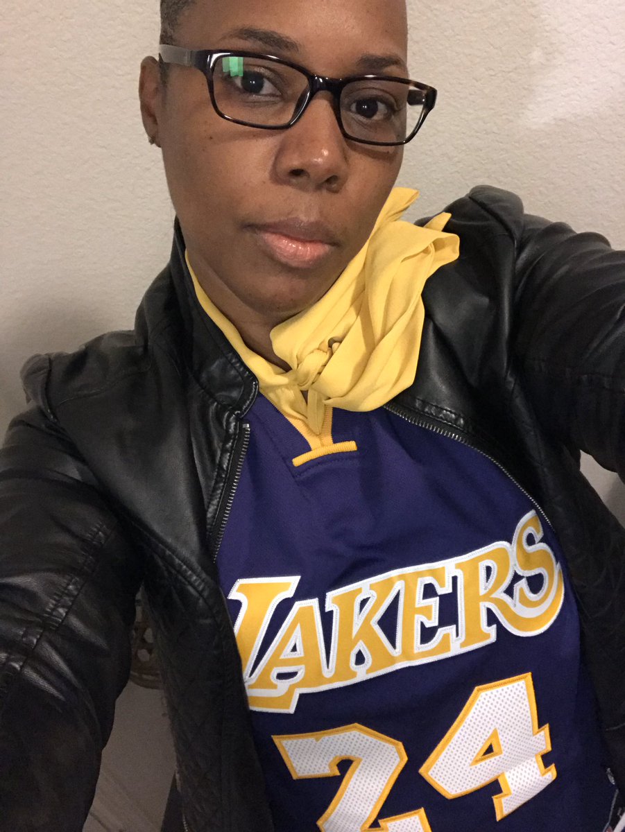 Every time I think of your legacy I pray for your family. I went in the closet and I rep’d you around North Texas today! Forever in our hearts! #MambaForever #MambaOut ❤️ 🙏🏾#GiannaBryant