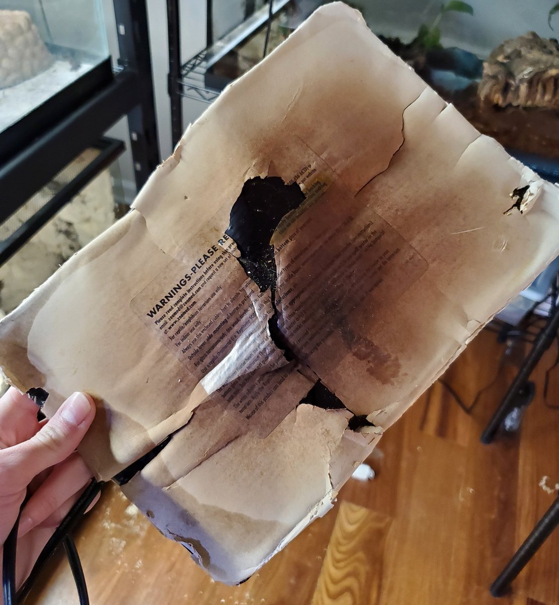 GoHerping's tweet photo. Use thermostats lol
Someone gave us this with some animals. Paper burns at 451 degrees, although I'm not entirely sure what material this is (which you're supposed to peel off) https://t.co/IWGilUn1LN