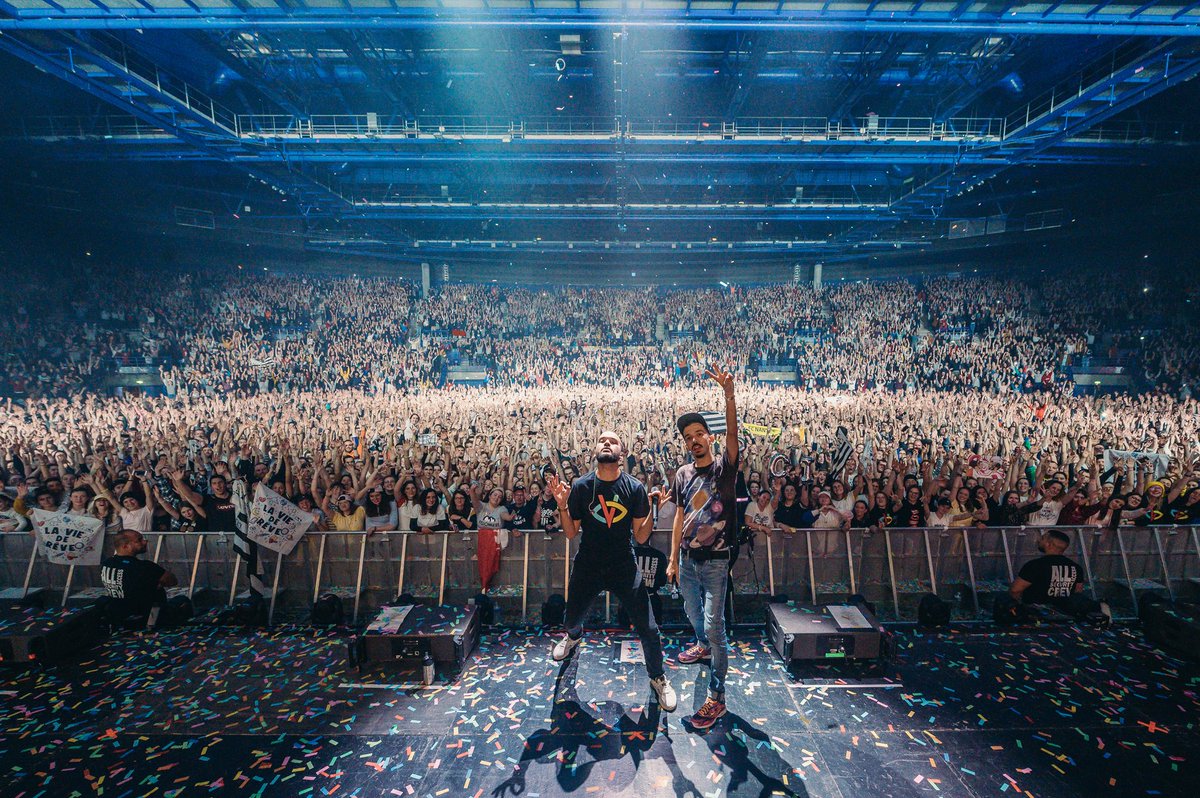 bigfloetoli's tweet photo. Merci Nantes 💙➡️
Merci Clermont 💛 Le bonheur sur scène!!
+ de 30 000 personnes encore cette semaine en tournée ✨ https://t.co/rBPKWXLZcC