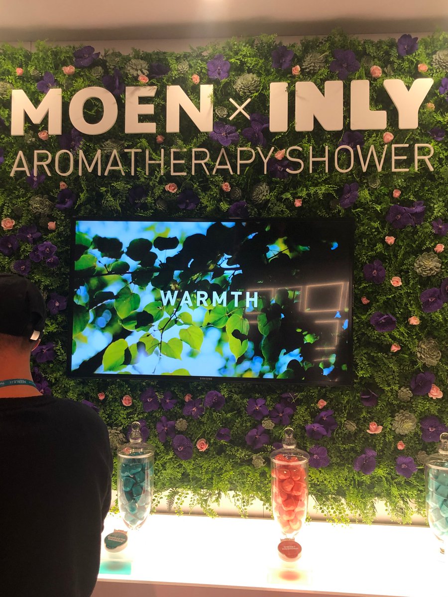 showroomatrube's tweet photo. Spotted at #KBIS #Moen + #Inly aromatherapy shower. Infuse essential oils directly into the waterflow. Choose your fragrance and the saturation #Inly and a spa-inspired fragrances #smellgoodshower #homespaexperience #dreambathroom #bathdesign https://t.co/yRBz13NJZ8
