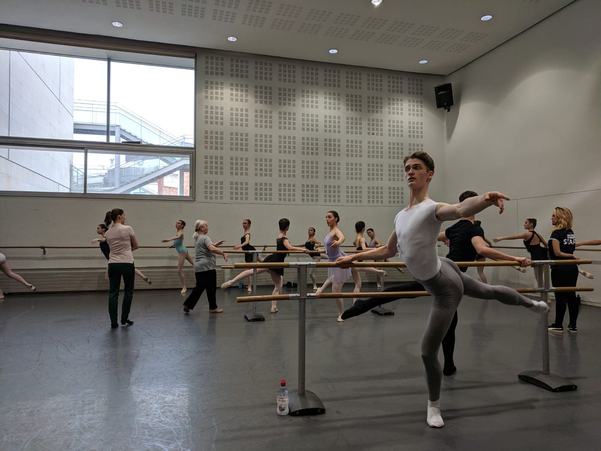 BalletCamp's tweet photo. ⭐️Yesterday was our second stop. ⭐️Brilliant Barcelona.💎
We will meet the next ones soon:
01/02 NOVELDA (ALICANTE)
15/02 ISTANBUL

#ballet #Barcelona #auditions #russianmasters #russianballet https://t.co/ubUNvcuVkH