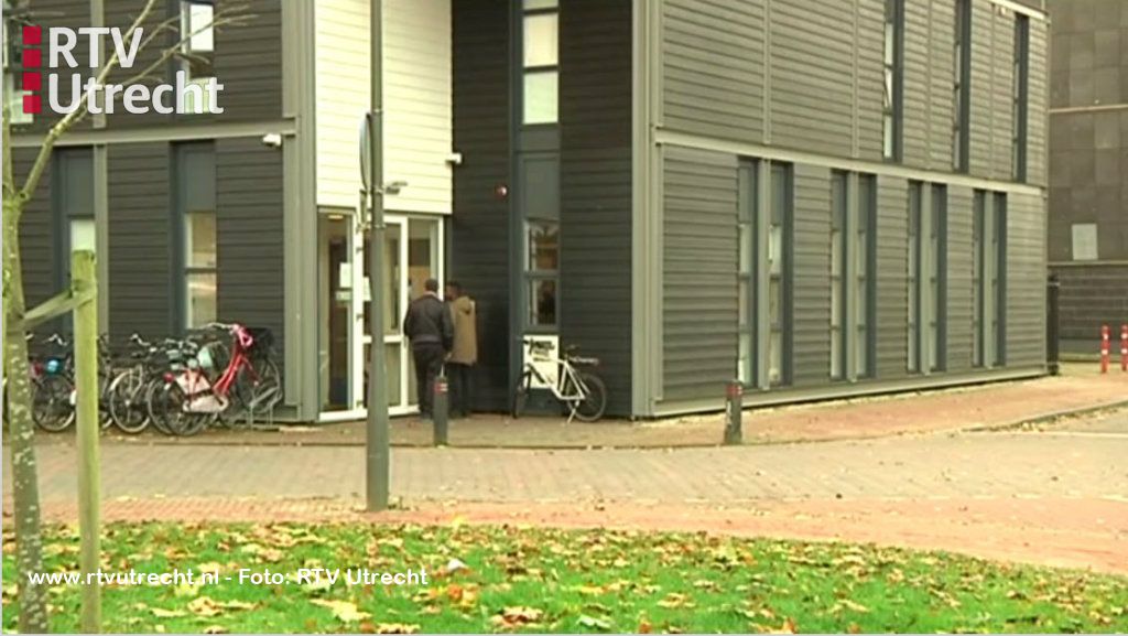 Poging doodslag met nagelschaar: OM eist celstraf en behandeling voor Amersfoortse dakloze. #amersfoort #utrecht.