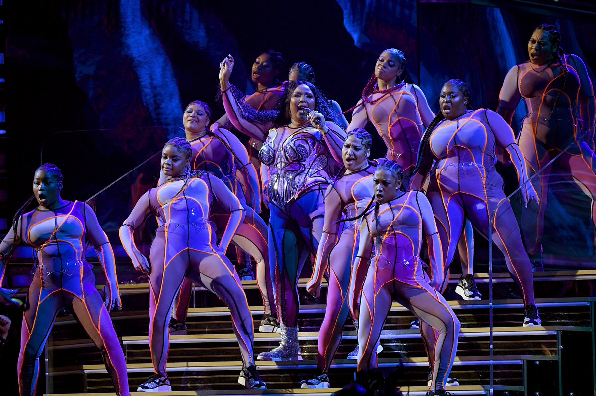 StuartWeitzman's tweet photo. Here 👏 for 👏 this 👏. Proud to be part of this epic #GRAMMYs moment with @lizzo and her dancers. All in custom #StuartWeitzman #MCKENZEE #HARTLEE https://t.co/4sPYfNOFJm