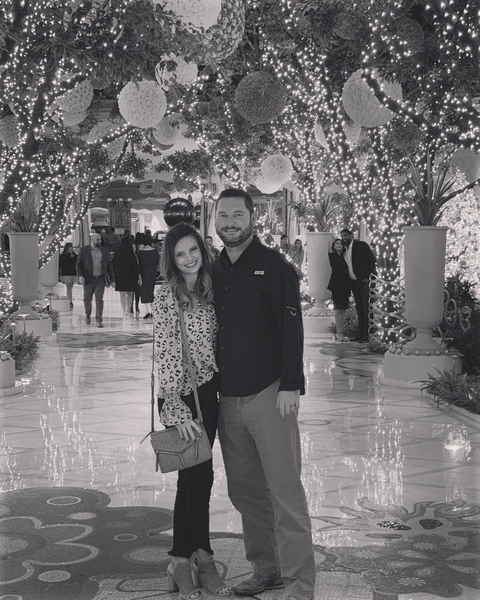 AngLyn7's tweet image. From smiling to smizing, I enjoy every adventure with you!