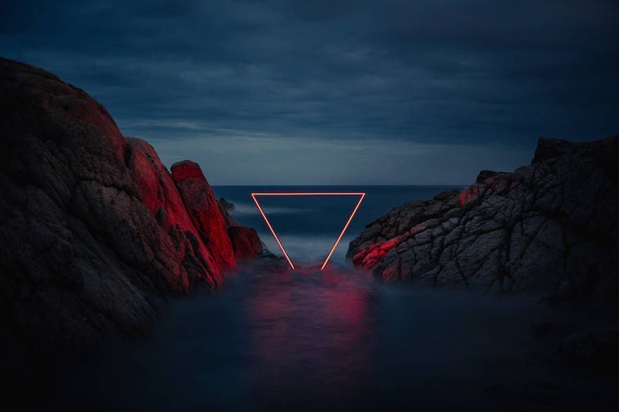fubiz's tweet image. Mysterious Red Lights Installations in Spain bit.ly/2gjJx84