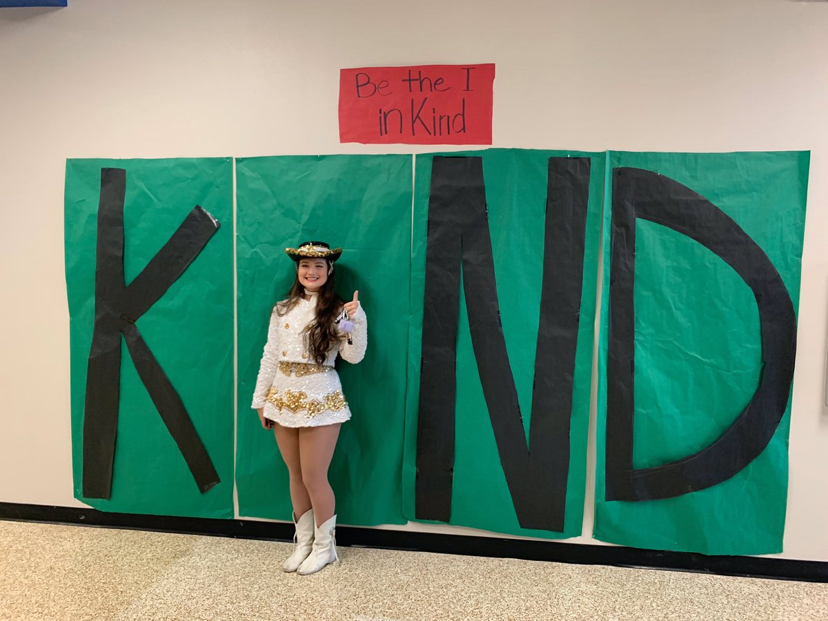 mansfieldhsdanc's tweet photo. GDDT officers &amp; elite team members traveled to Worley &amp; Wester middle school to discuss Gold Dusters to our incoming 8th grade students.  Our 1st tryout mtg is tonight, Mon Jan 27@the MISD Center for the Perf Arts@7pm, well have another tryout meeting Thurs Jan 30 at 7pm🖤💛🖤💛 https://t.co/7ljhyWrTNE