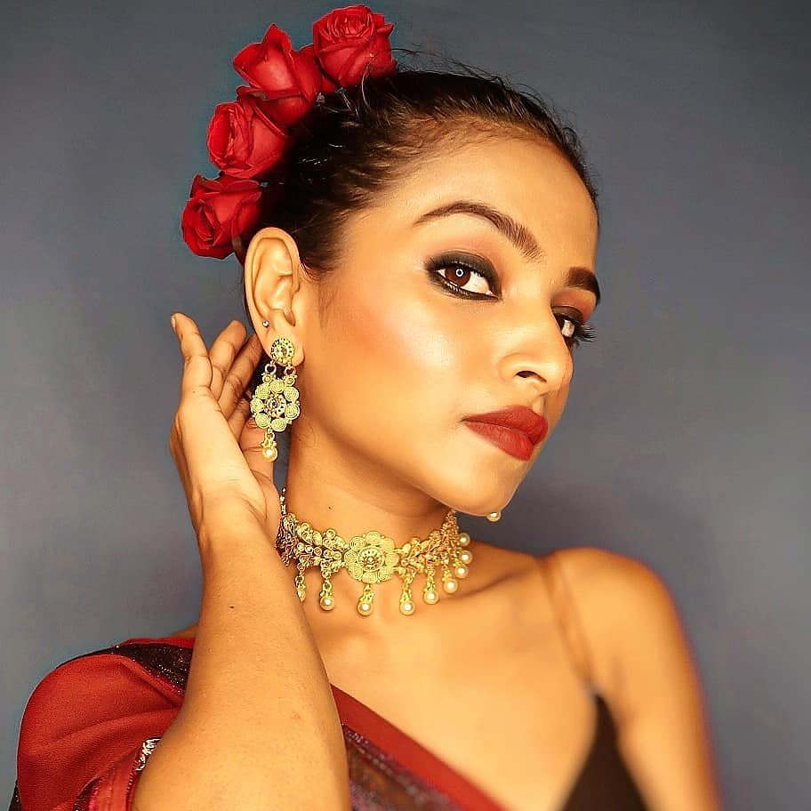 trySUGAR's tweet photo. Celebrity makeup recreation done right!
In frame: Lovina Nayak
Visit the link to shop the look: https://t.co/Zf5qlt53hP
#TrySUGAR #SUGARCosmetics #FaceForward #BlushStick #PrimerStick #ContourStick #CorrectorStick #HighlighterStick #NewLaunch #NewRange #New #ProductLaunch https://t.co/pv4VXq94re