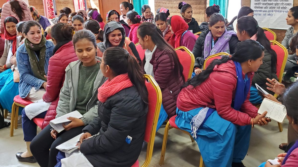 Doctors interrupt patients within 11 seconds When uninterrupted, a patient will talk for 30-90 seconds Community Health Workers @possiblehealth doing one of my favorite exercises: listen to someone for 90 secs without interrupting Part of our @NIMHgov study in rural Nepal