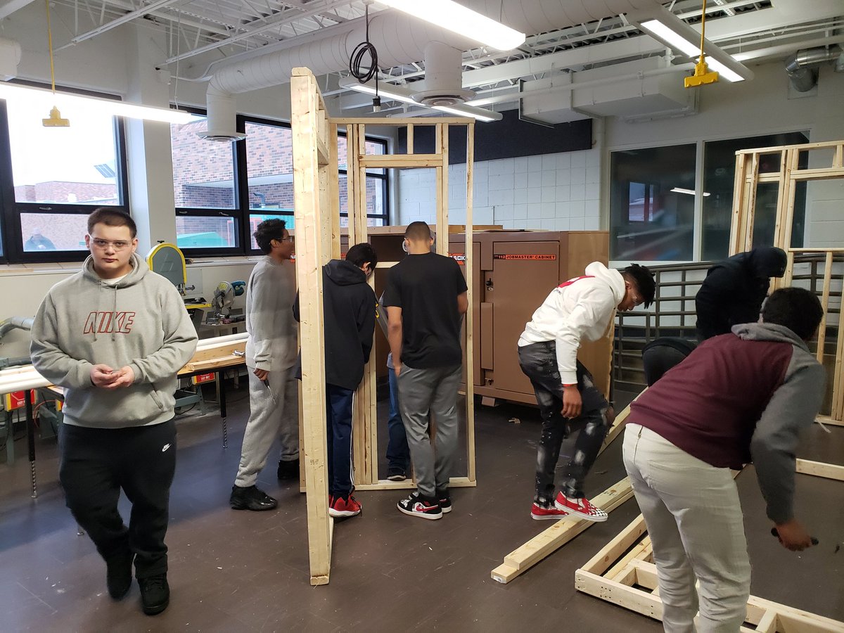 MrDDesignSSP's tweet photo. Walls are starting to go up!
@SSPPS6 #ssplearns #construction https://t.co/L8Z2DhHTCe