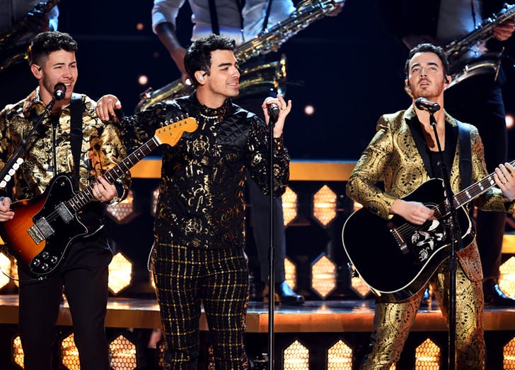 HonoraPearls's tweet photo. More #MeninPearls @jonasbrothers we see you.
#GRAMMYs https://t.co/aHaqUSYmdY