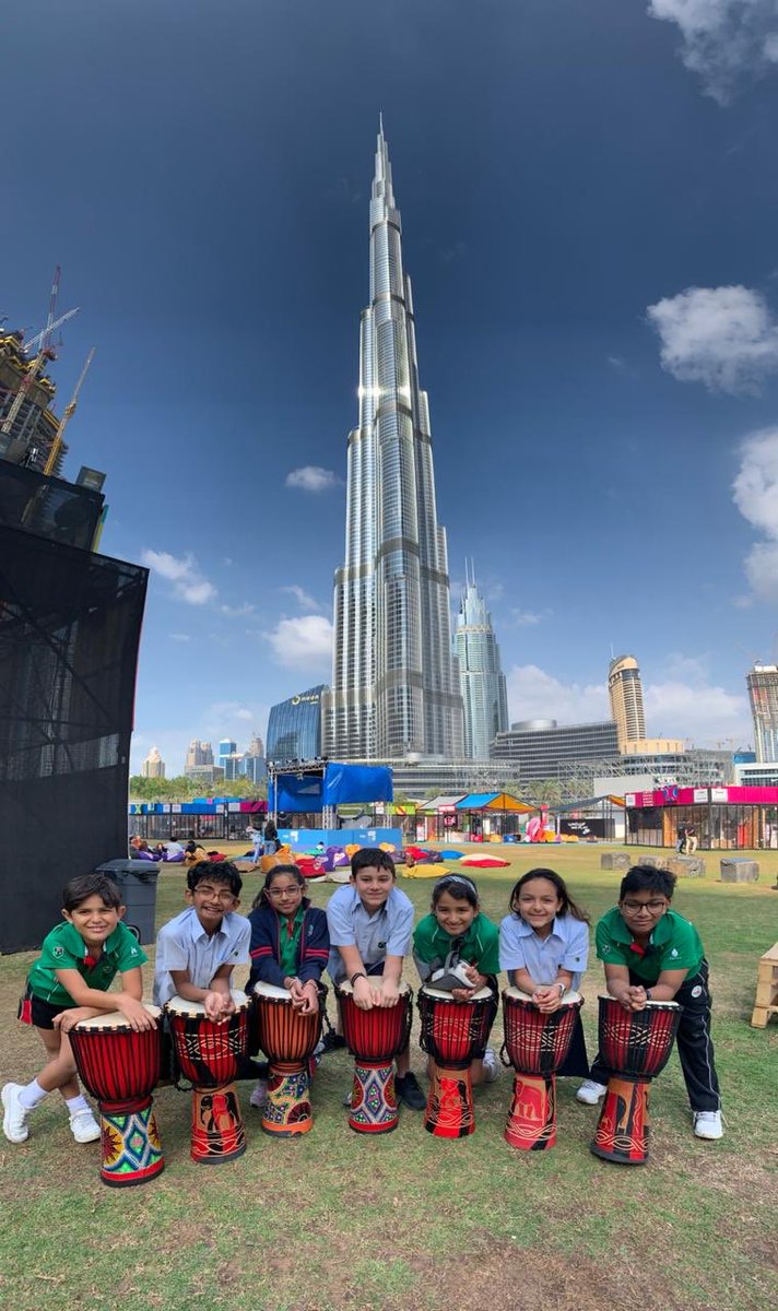 DIABarsha's tweet photo. What an awesome experience! Our students performed @dsf_markets for the #marketotb event today...so proud of them all and what an opportunity! Go #DIAsharks #DIABmusic #DIABsuccess https://t.co/51hxI7q02u