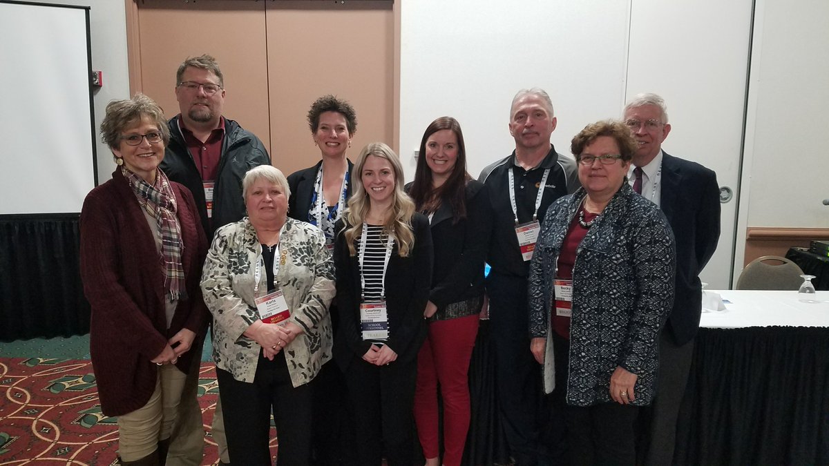 PASDbulldogs's tweet photo. Thank you to the Pardeeville Board members who supported our superintendent and counselors during their presentation, "Using Your Resources in a Small Community to Increase Mental Health Awareness and Education," at the State Convention. #PardeevilleProud #2020EdCon 
@WASBWI https://t.co/kBYHbdqCv7