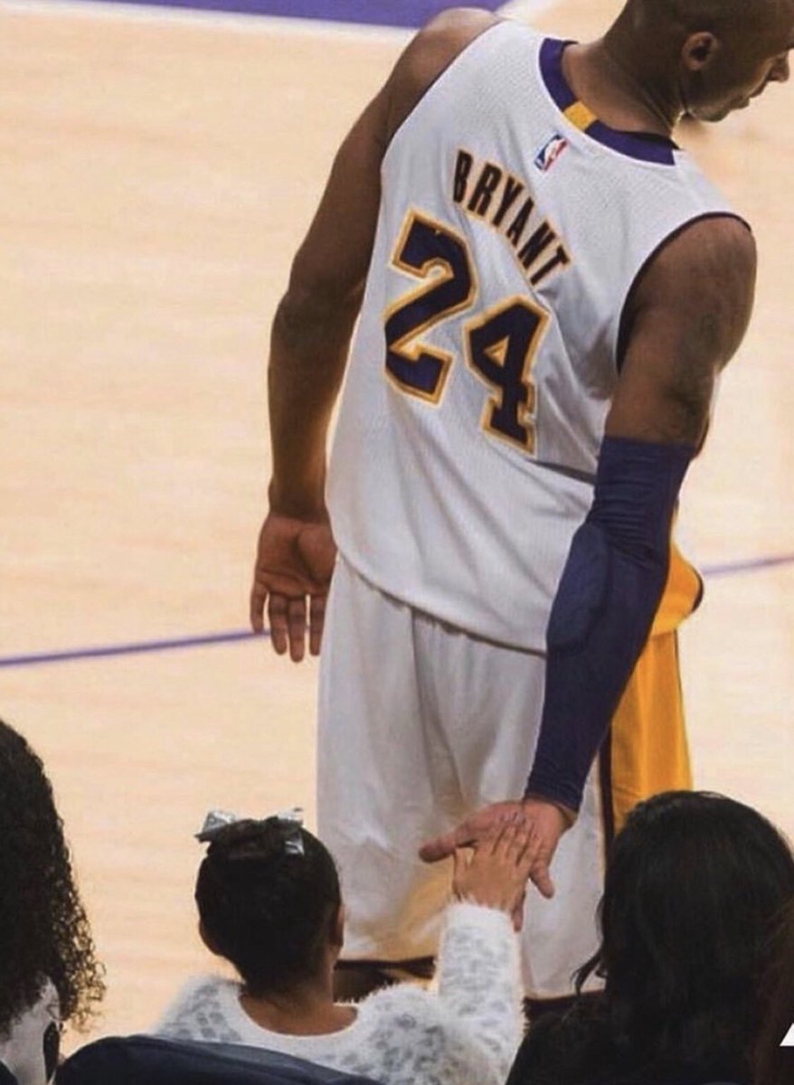 realHaileyBudke's tweet photo. Sending our condolences to not only the Bryant family, but also all other families involved. Let his legacy live on. #24 💜💛🤍 https://t.co/hMMqRWjNxP