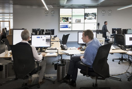 ForwardPublish's tweet photo. Rückblick wie @NZZ den Change in die digitale Moderne geschafft und heute Erfolg hat: Andreas Bossecker, CTIO und GL-Mitglied der NZZ-Mediengruppe, weist im Interview auf die agile Zusammenarbeit unter Partnern hin https://t.co/roYbu7iSef https://t.co/kadjDrG4T4