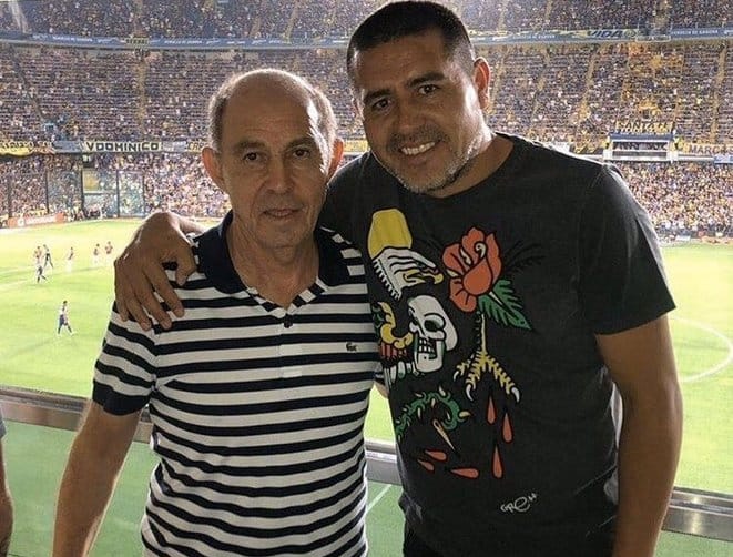 BochiniOficial's tweet photo. Muchas gracias Román por la invitación al partido de ayer entre @BocaJrsOficial e @Independiente. Muy feliz de haber compartido una noche de fútbol con vos. https://t.co/uwGONLbBoS