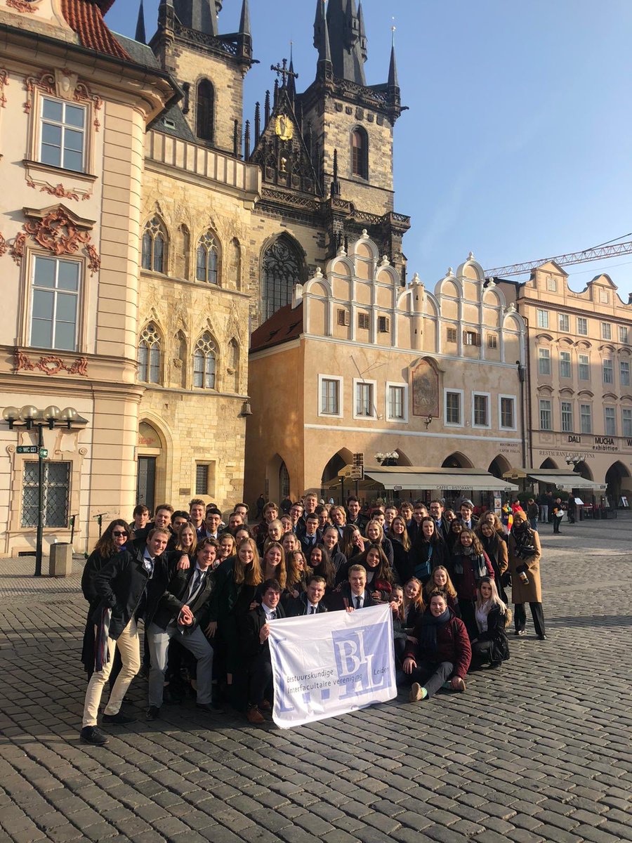 De B.I.L. is gisteren met een delegatie vertrokken naar Praag voor de korte reis! Vandaag hebben wij de Senaat van Tsjechië en de Integration Centre Prague bezocht. Een zeer informatieve eerste dag!