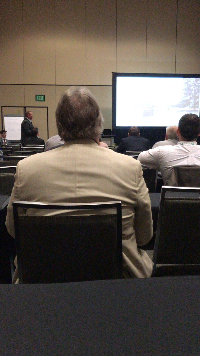 os_owen's tweet photo. @TurfgrassDS doing his thing! Managing new and old weeds in the mid-Atlantic https://t.co/hU1kGHRHLS