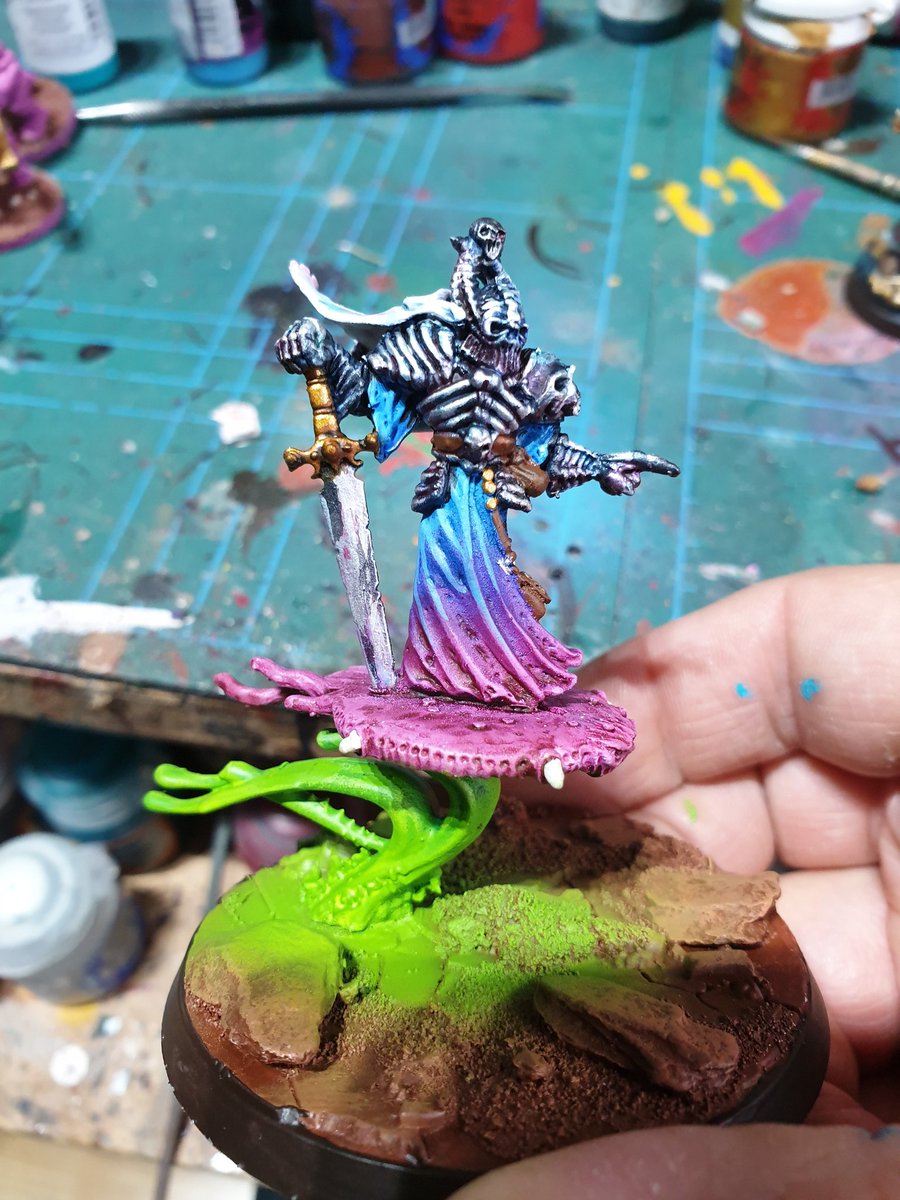 MrLee_Mekshop's tweet photo. Finished painted my fatemaster
So glad I found a used for this old hammer miniature... I may do some free hand on his cape possibly
#PaintingWarhammer #fatemaster #tzeentch #disciplesoftzeentch #oldhammer https://t.co/vVsWVVUxVX