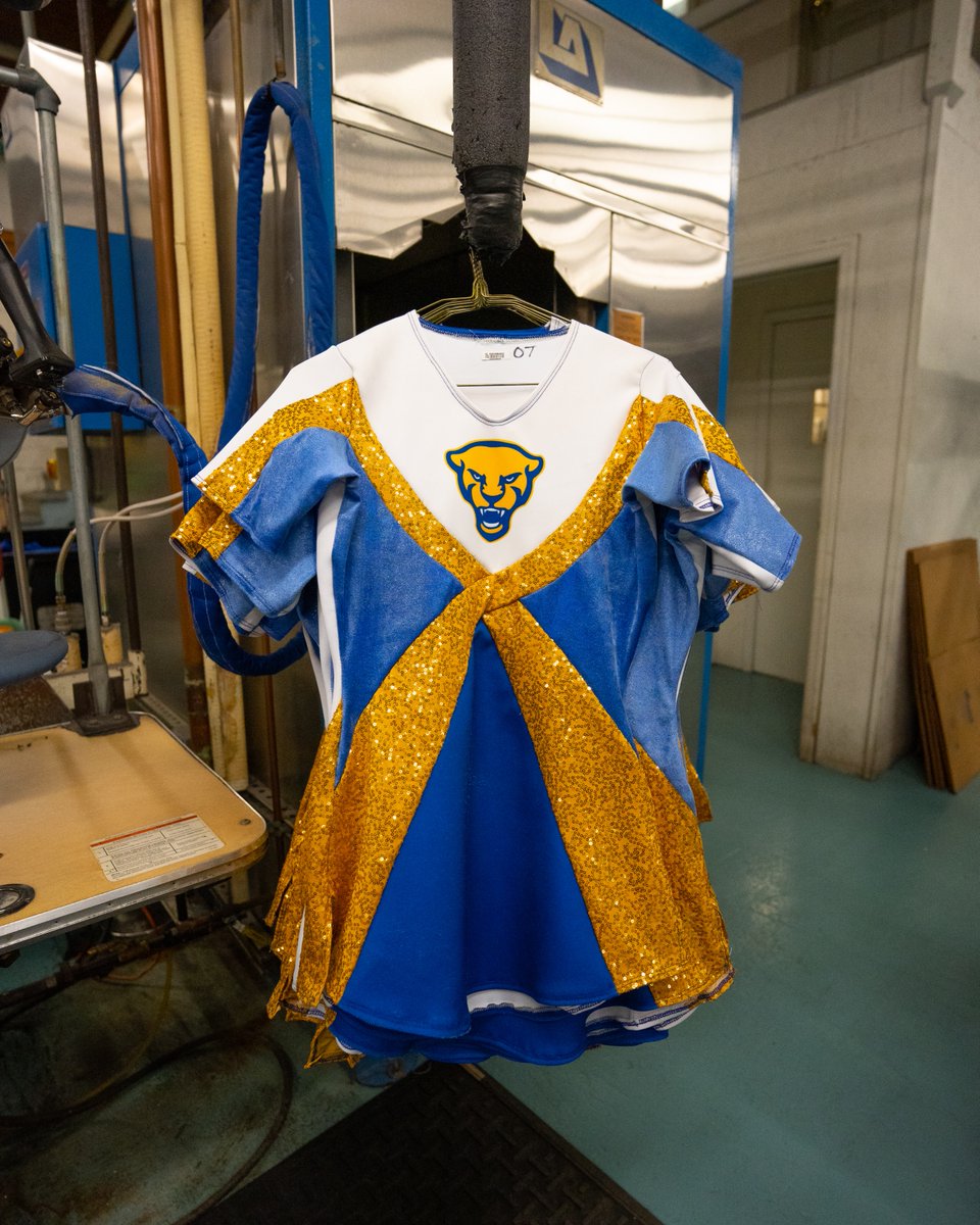modelcleaners's tweet image. Look what decided to "march" into our production plant! We can clean and handle any size order for team uniforms.

#ModelCleaners #DowntownPittsburgh #Pittsburgh #DryCleaner