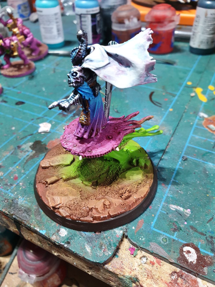 MrLee_Mekshop's tweet photo. Finished painted my fatemaster
So glad I found a used for this old hammer miniature... I may do some free hand on his cape possibly
#PaintingWarhammer #fatemaster #tzeentch #disciplesoftzeentch #oldhammer https://t.co/vVsWVVUxVX