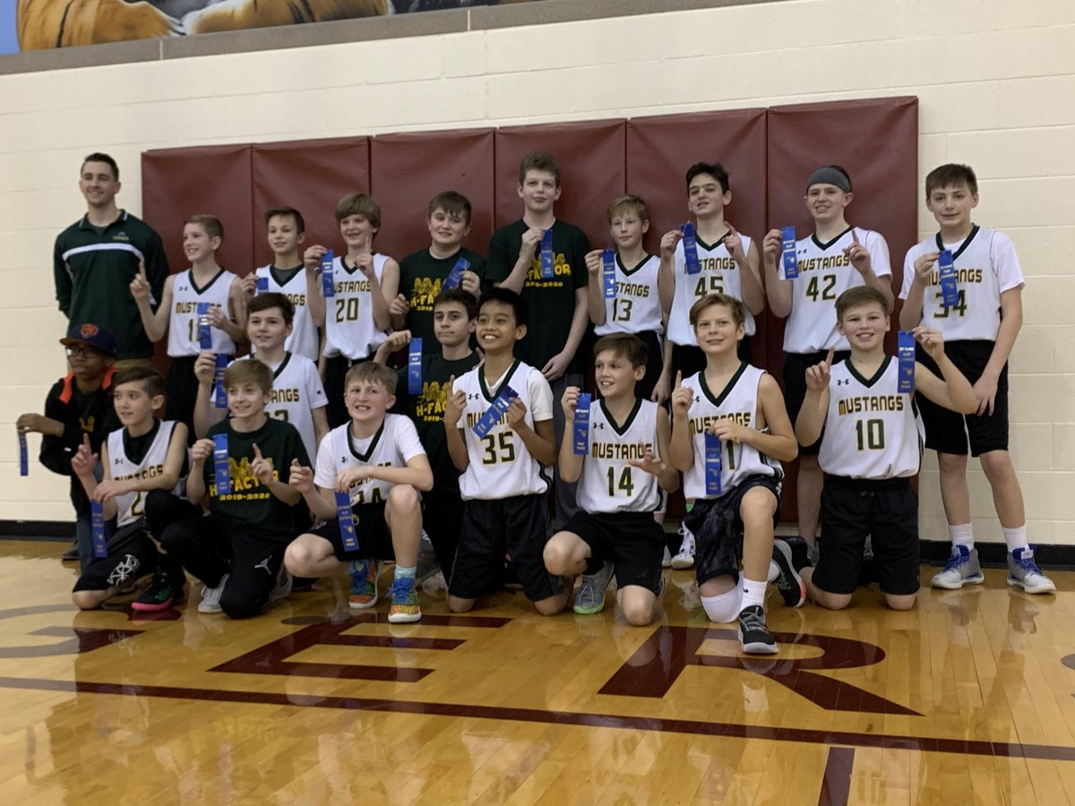 MiddleHadley's tweet photo. Congratulations to the Boys Basketball Team @MiddleHadley for ending their season undefeated and with a championship title! #33cPride #gomustangs https://t.co/myNNhme34B