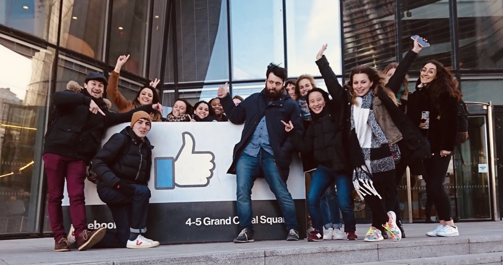 AudenciaDigital's tweet photo. Après un bon déjeuner, nous avons débuté l'après-midi par une présentation des solutions et de l’environnement digital dans lequel évoluent les collaborateurs chez @Facebook. #Audencia_LEX #Quentinprojectforlife #LetSmedDublin @ms_audencia @AudenciaDigital @Audencia https://t.co/OLjnqZf0es