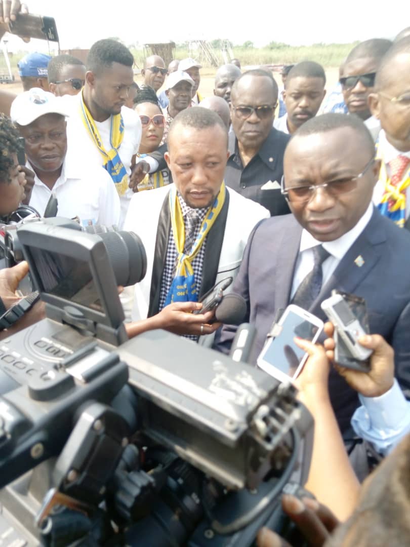gata_bona's tweet photo. #RDC: Félicitations à nos compatriotes et militants du @FCC_RDC qui se sont mobilisés partout dans la ville de #Mbandaka pour accueillir le Coordonnateur Néhémie_Mwilanya_Wilondja. Une fois de plus bravo à nos compatriotes de cette partie de la République. https://t.co/kXkhX20vCu