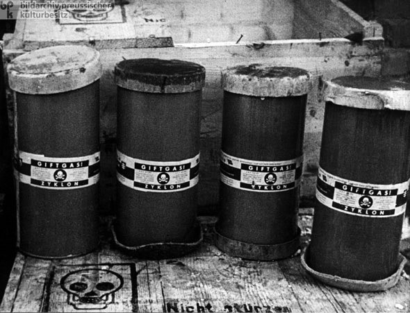 HenGeneral's tweet photo. "No hay palabras para expresar esta injuria, esta destrucción del hombre" 
#Auschwitz75 #Auschwitz #AuschwitzLiberation #auschwitzbirkenau https://t.co/Lt8wQvOJ16