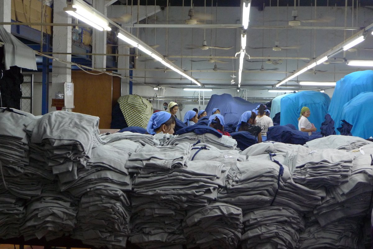 CNV_Internat's tweet photo. Nog steeds drempels voor vakbondswerk in kledingfabrieken Cambodja "Goed dat #MVO textielconvenant en internationale merken premier Hun Sen oproepen de wet écht aan te passen," zegt #CNV Internationaal voorzitter @a_westerlaken #Adidas #Levis #NewBalance https://t.co/8KLlm5p79J https://t.co/vMVXCxPNLV