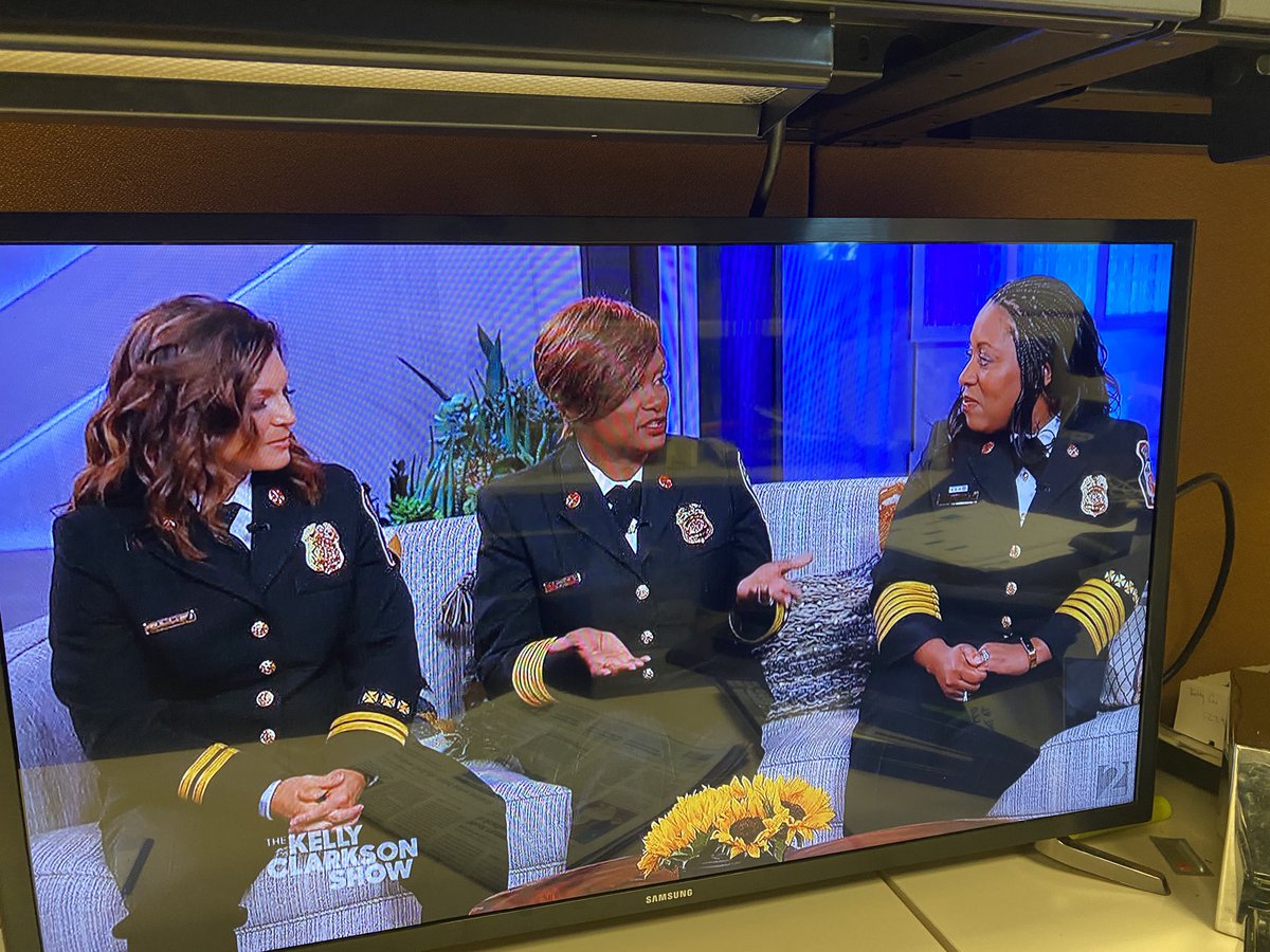 DonnaLampkin's tweet image. City of Decatur Firefighters on @kellyclarkson #DeKalb #CityOfDecatur @wsbtv