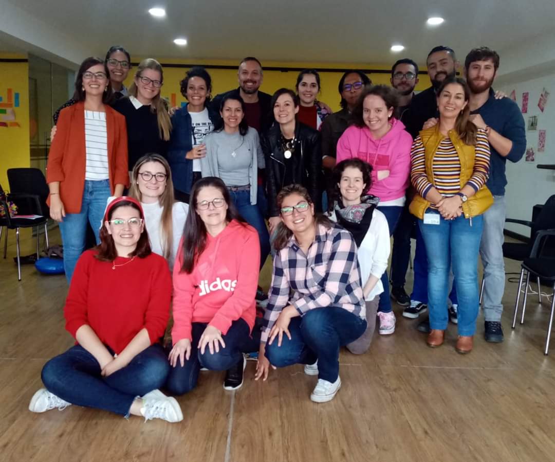 IIRP_LA's tweet photo. “Directivas, administrativos y profesores del Gimnasio Femenino de Bogotá, finalizaron la capacitación en Prácticas Restaurativas el pasado viernes 24 de enero. #REDRestaurativa  #ColombiaRestaurativa #prácticasrestaurativas #culturadepaz @iirpgradschool https://t.co/kqqnwLHrYQ