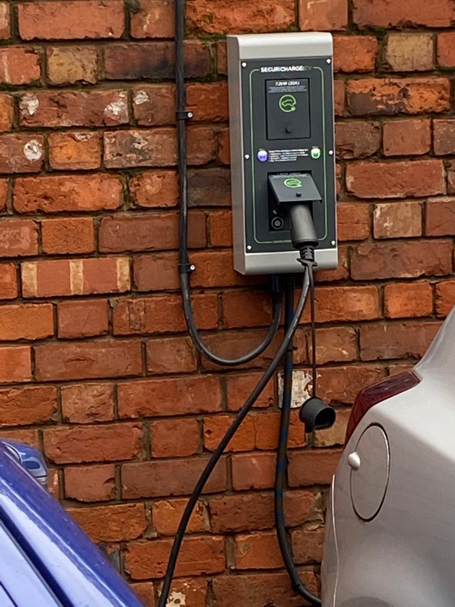 Twin Securi Charge unit fitted this morning in Birmingham  <a href="/RolecEV/">Rolec</a> @olev  The securi charge unit is ideal for more exposed locations as it is more robust than a standard wallpod unit.  This unit is also available on the Workplace charge scheme available at £500 per socket.