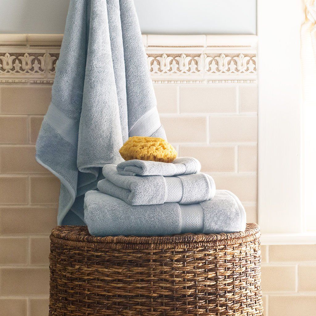 BaileyJolan's tweet photo. A #bath #sheet has a #larger #surface #area for drying off, so they’re more absorbent than #bath #towels. If you find that a single bath towel is not #sufficient, bath sheets are a #better #option for you. 
https://t.co/NyTjzkwWpn https://t.co/bpGTc7Jm9S