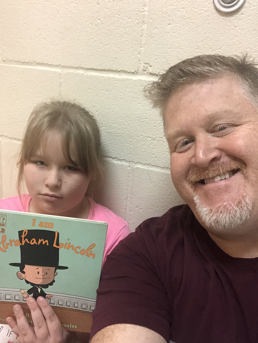 Reading with a student in the hall! #blessedprincipal @Winona_ISD @WinonaTXElem #amazingstudents @TEPSAtalk @TechNinjaTodd @audralatimer